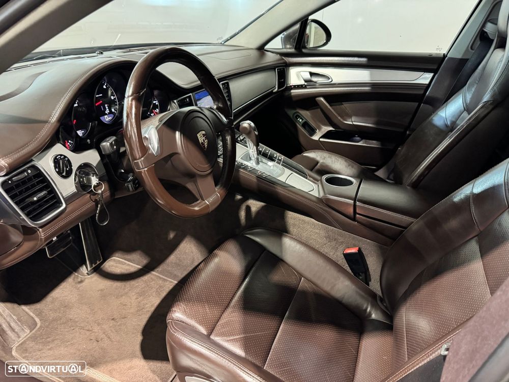 Porsche Panamera - 26