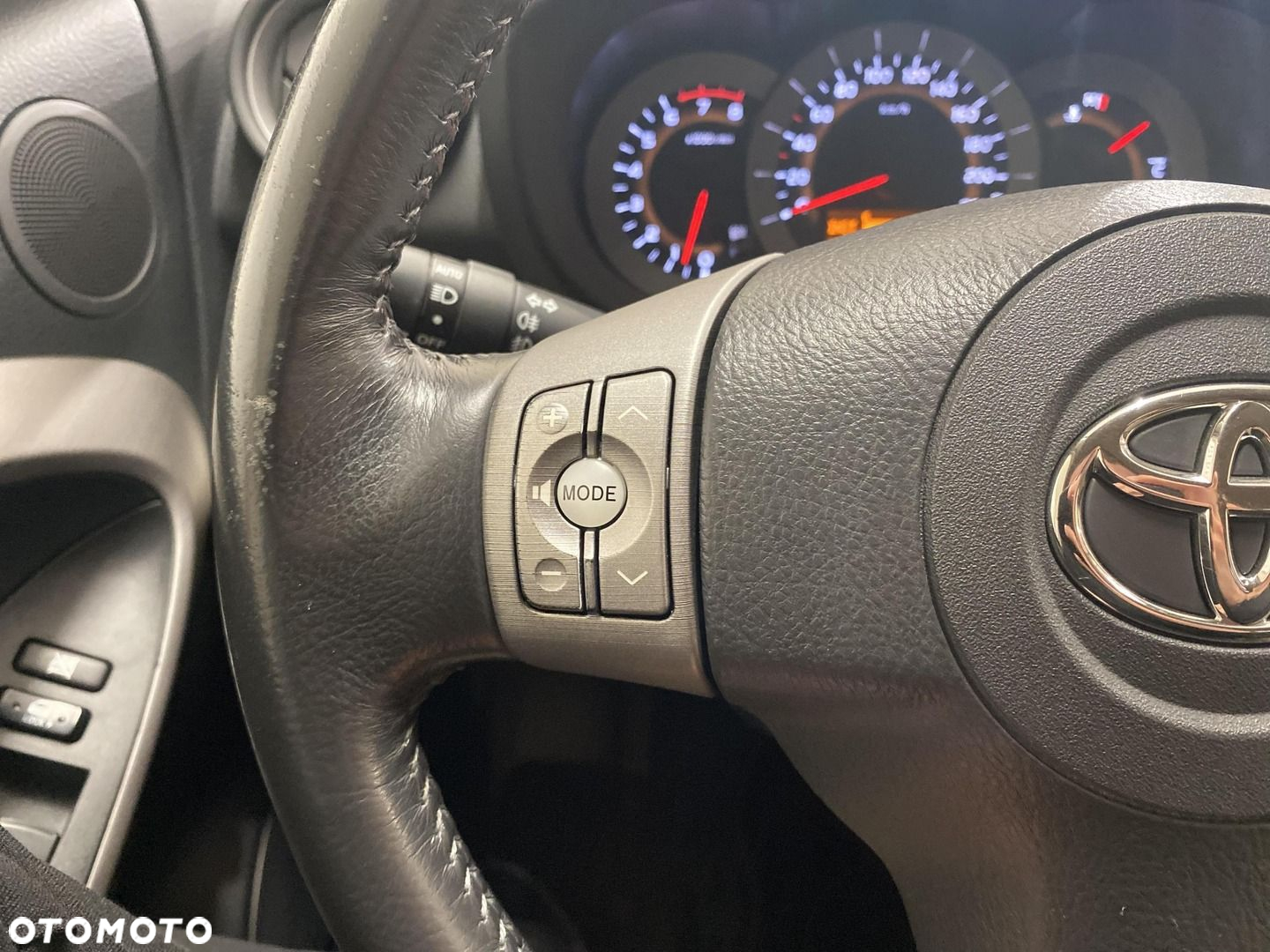 Toyota RAV4 - 13