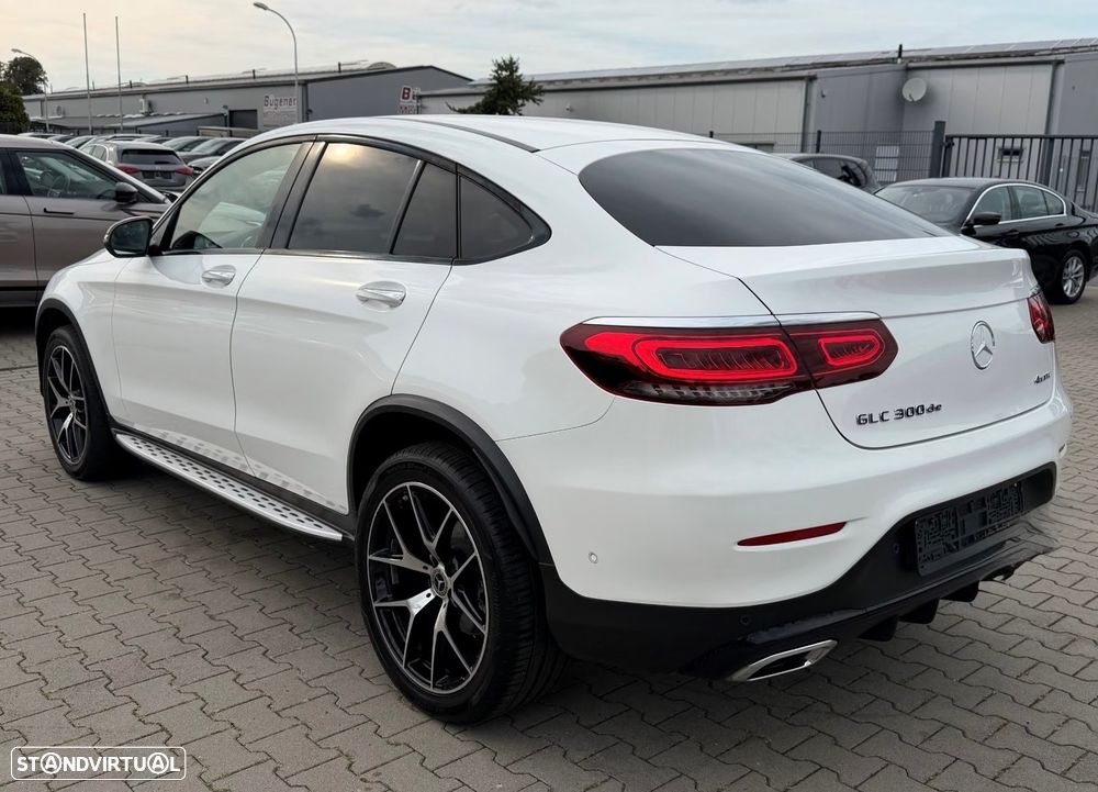 Mercedes-Benz GLC 300 de Coupe 4Matic 9G-TRONIC AMG Line Plus - 9