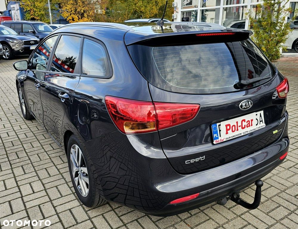 Kia Ceed 1.6 CRDi 128 ISG SW Dream-Team Edition - 6