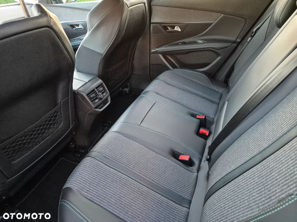 Peugeot 3008 1.6 PureTech Hybrid PHEV Allure Pack S&S EAT8 - 39