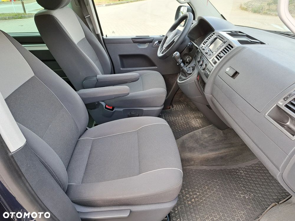 Volkswagen Multivan - 12