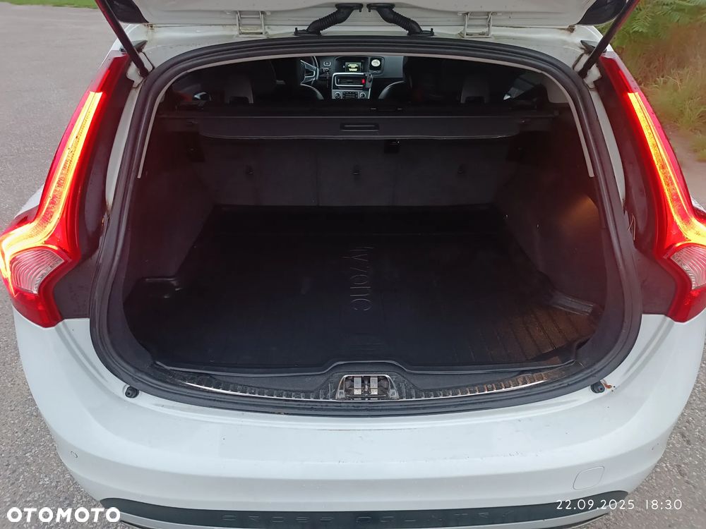 Volvo V60 Cross Country - 11
