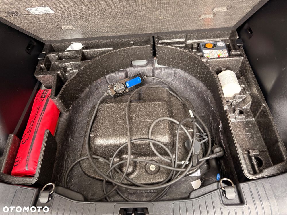 Ford Kuga 2.5P PHEV FWD ST-Line X - 27