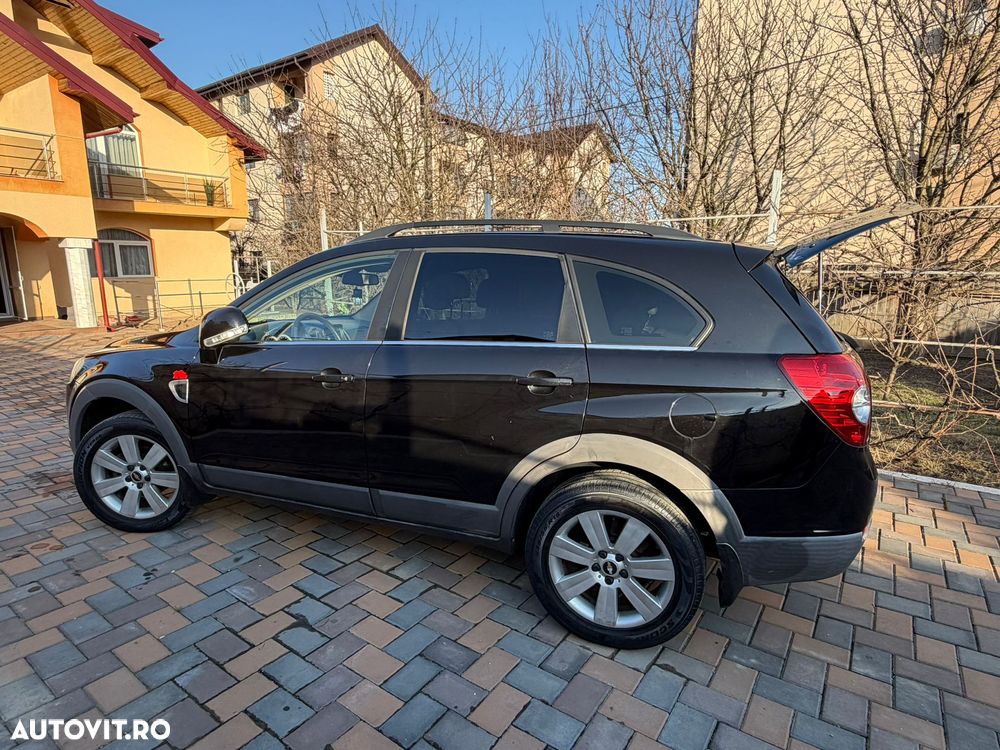 Chevrolet Captiva 2.0 High G9 AWD LT - 16