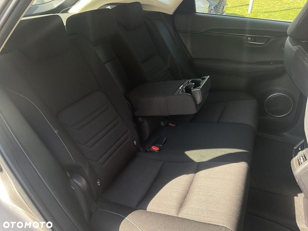Lexus NX 300h Business Edition AWD - 13