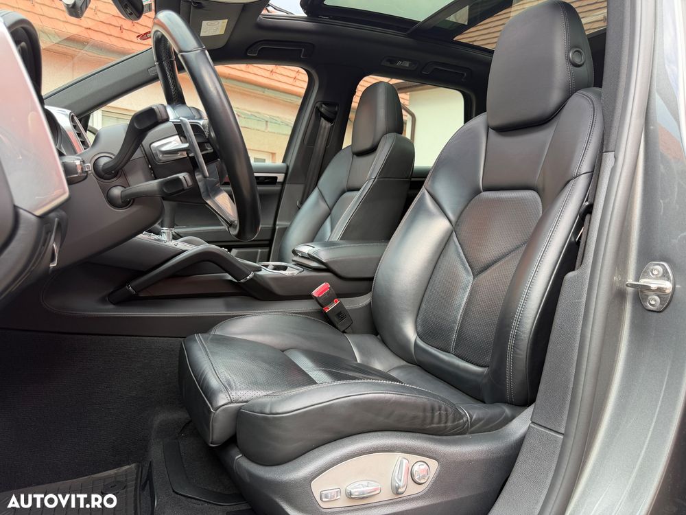 Porsche Cayenne Platinum Edition - 30