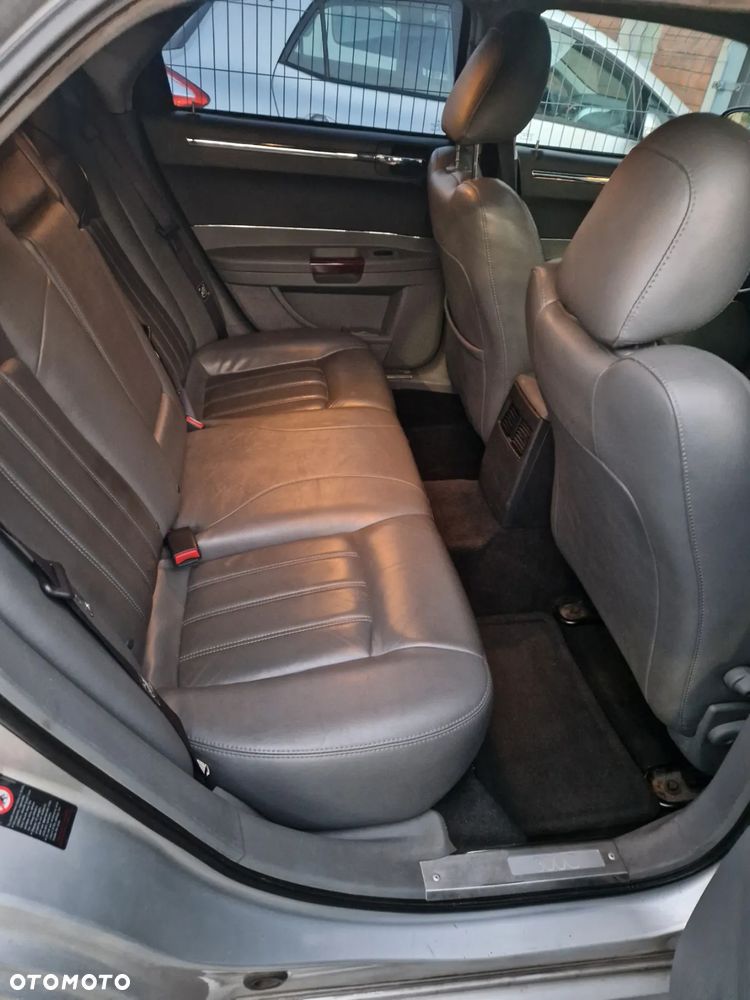 Chrysler 300C 3.5 V6 - 3