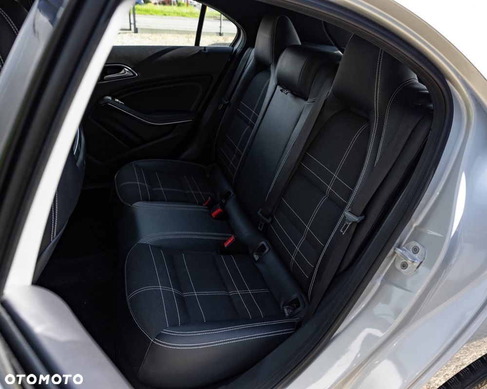 Mercedes-Benz Klasa A 180 (BlueEFFICIENCY) 7G-DCT - 25