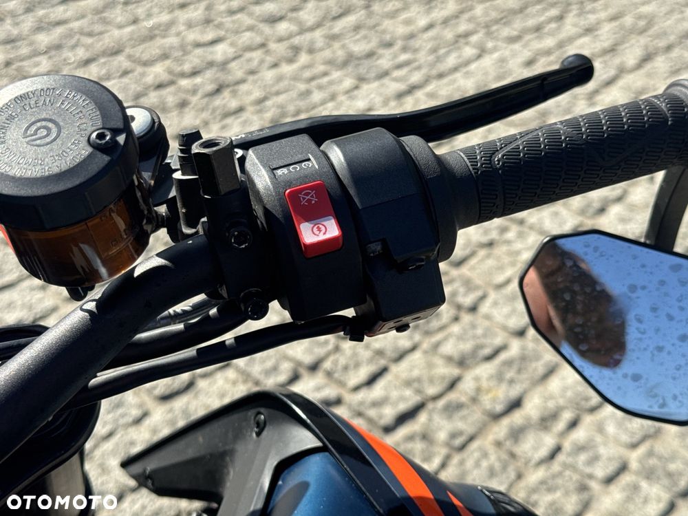 KTM DUKE 890 - 27