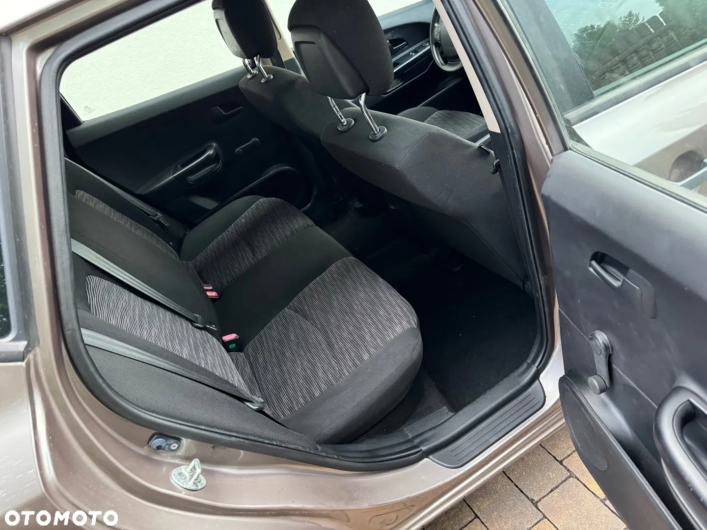 Kia Ceed - 12