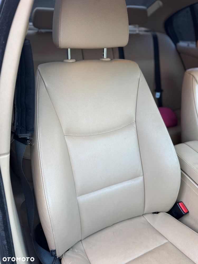 BMW Seria 3 320i - 17