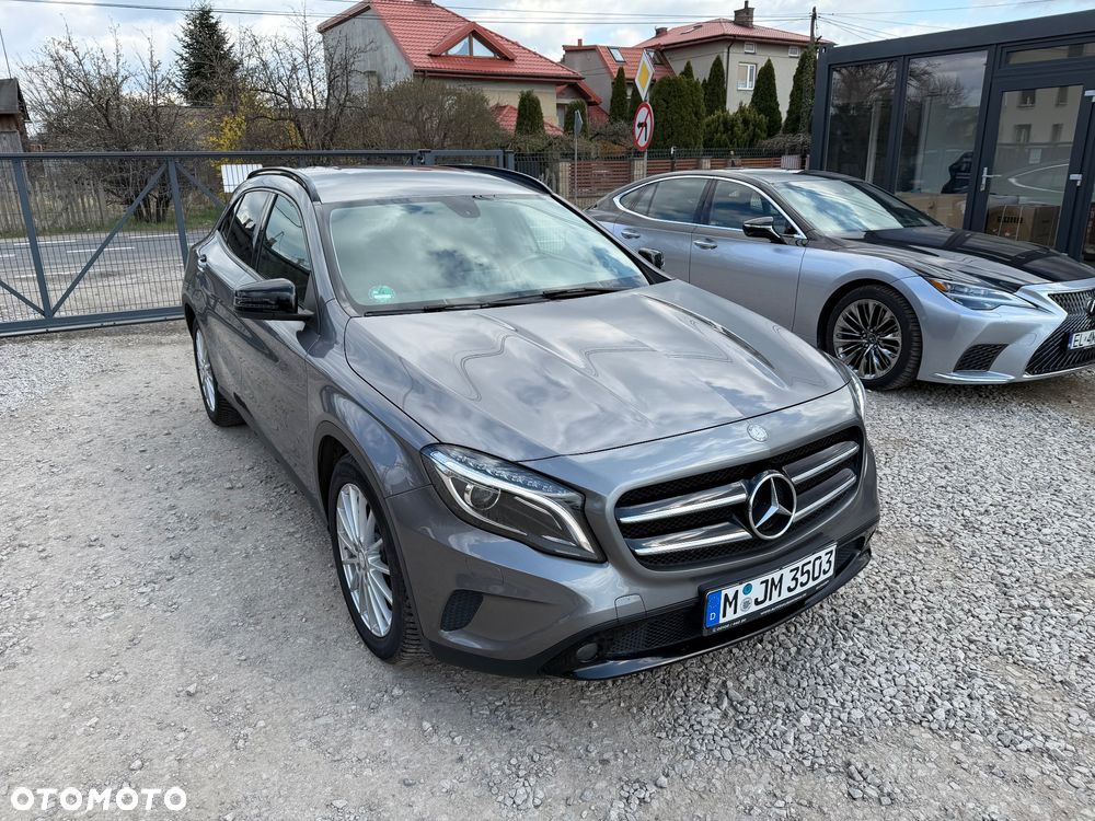 Mercedes-Benz GLA 200 Urban - 3