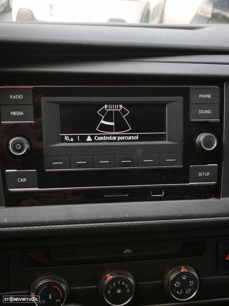 VW Transporter 2.0 TDI L2H1 - 19