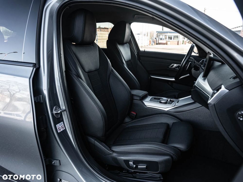 BMW Seria 3 320d xDrive Sport Line Shadow - 25