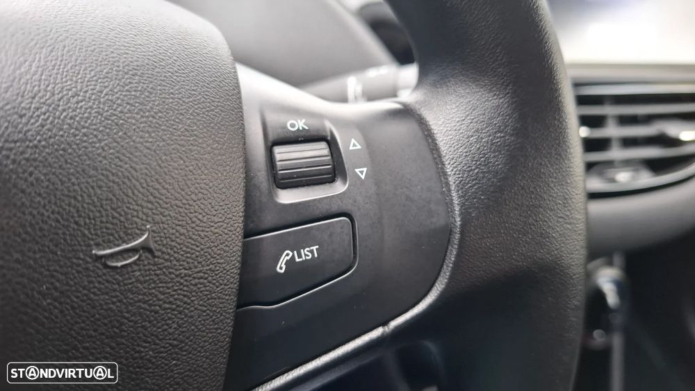 Peugeot 208 1.4 VTi Allure - 44
