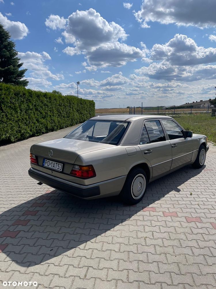 Mercedes-Benz W124 (1984-1993) - 27
