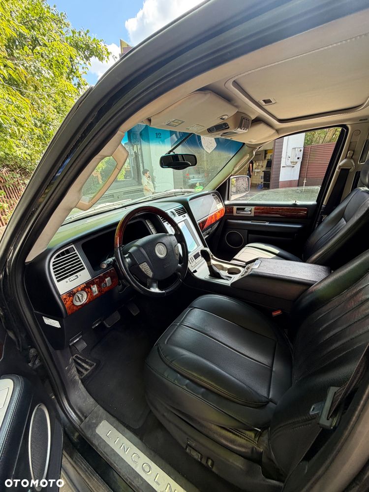Lincoln Navigator 5.4 4WD - 29