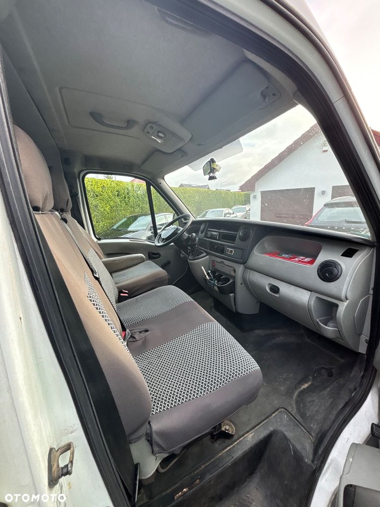 Nissan Interstar - 12