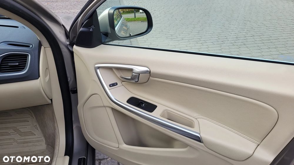 Volvo V60 T5 Drive-E Summum - 15