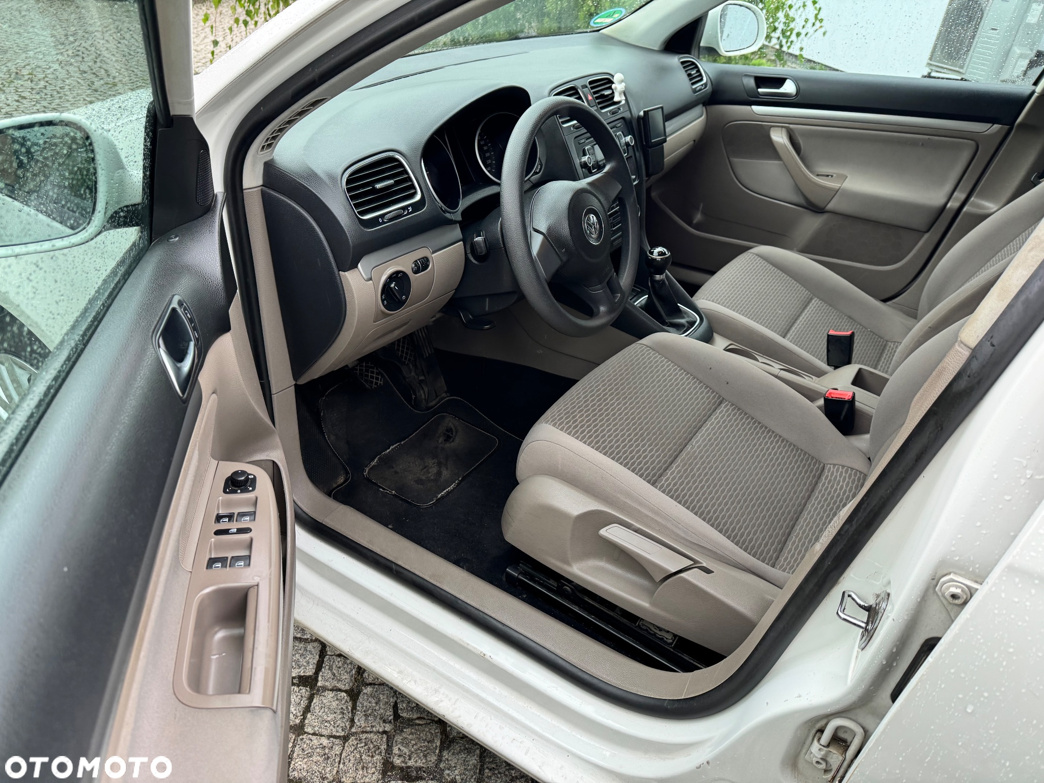 Volkswagen Golf - 22