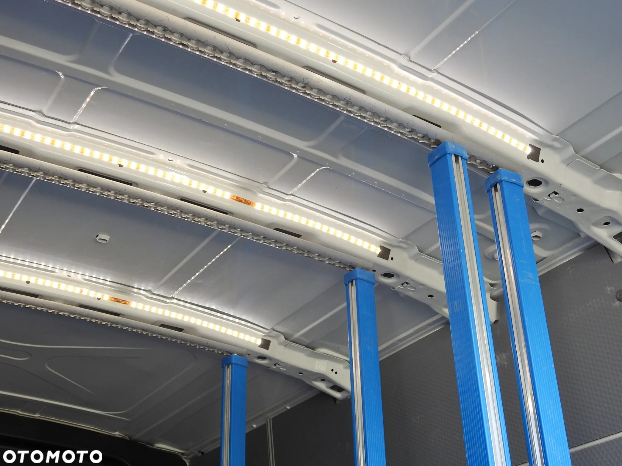 Ford TRANSIT  FURGON BRYGADÓWKA 6 MIEJSC TEMPOMAT NAWIGACJA LEDY KLIMATYZACJA 130KM [ D87143 ] - 23