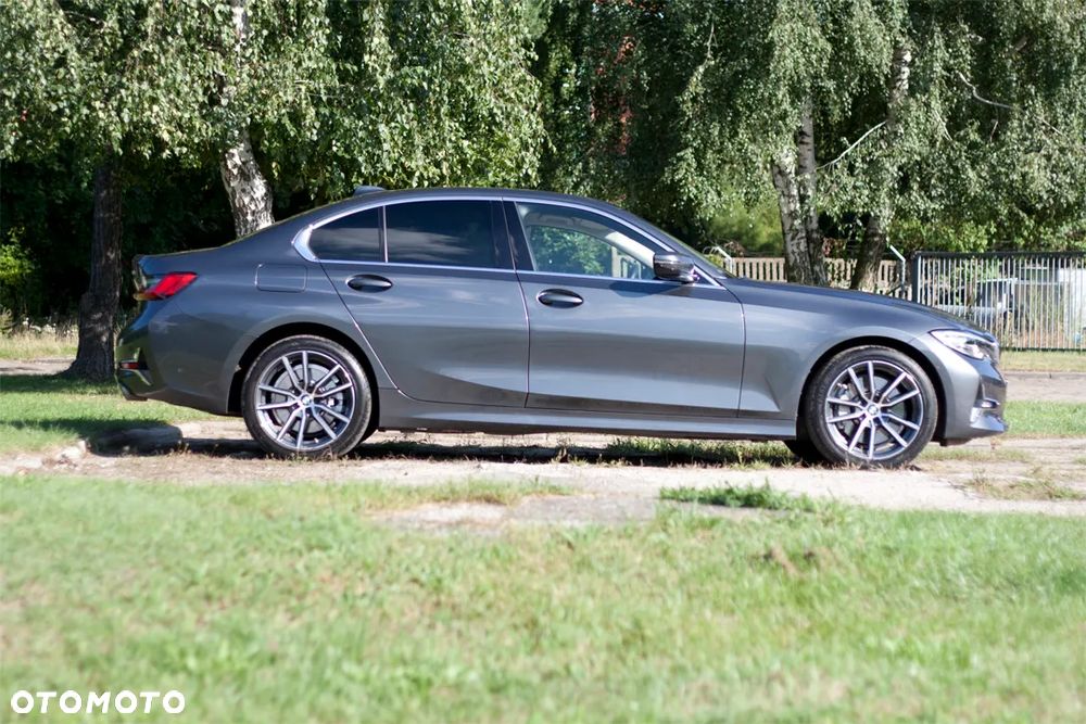 BMW Seria 3 330e Luxury Line - 6