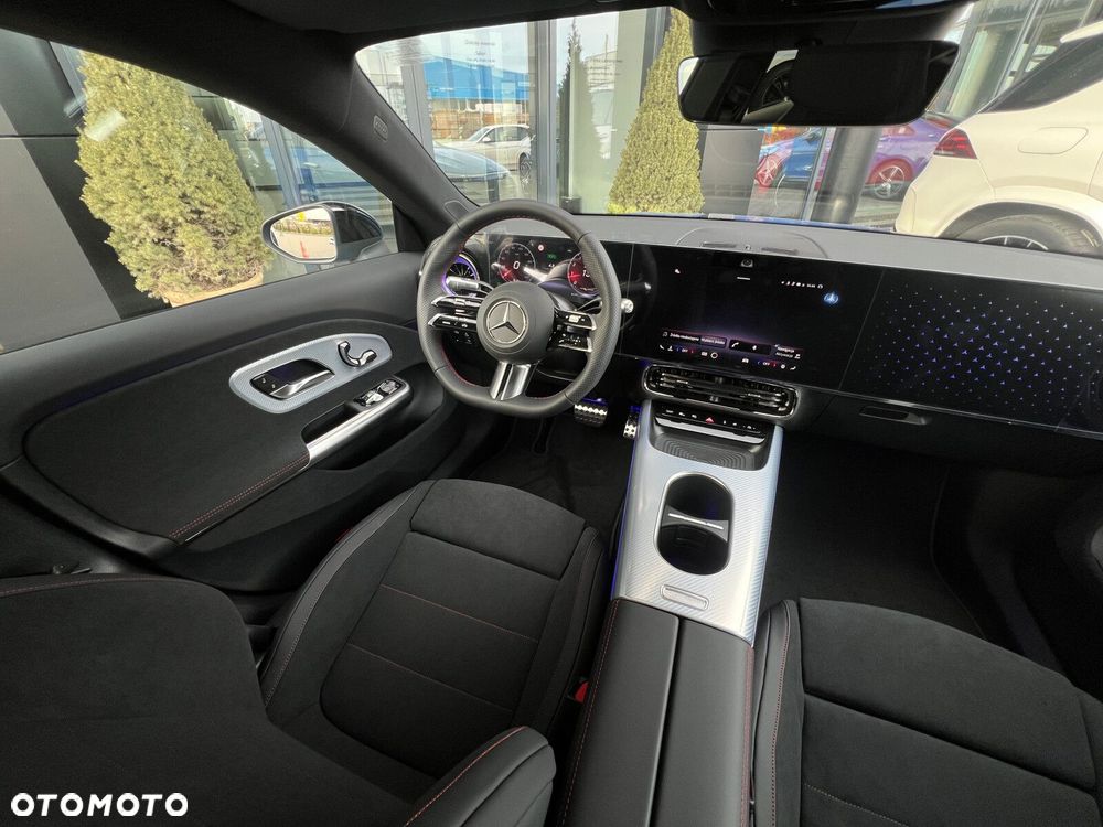 Mercedes-Benz CLA - 13