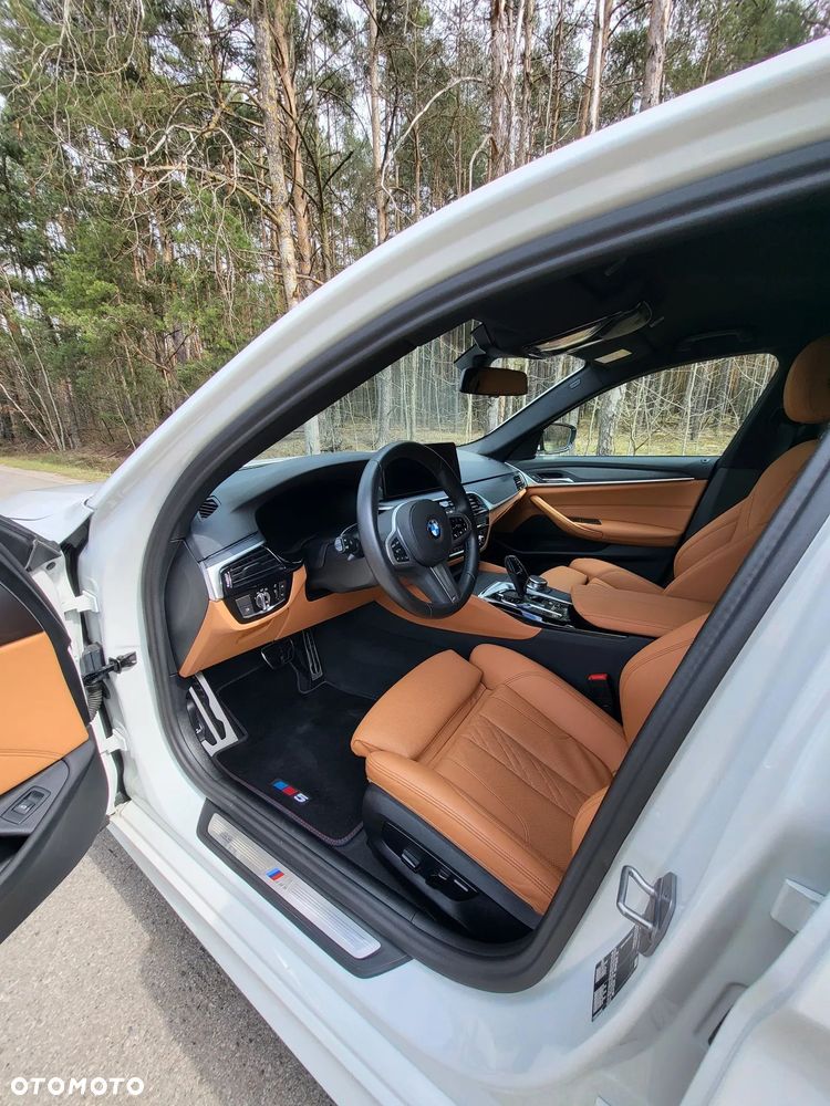 BMW Seria 5 520d mHEV M Sport sport - 14