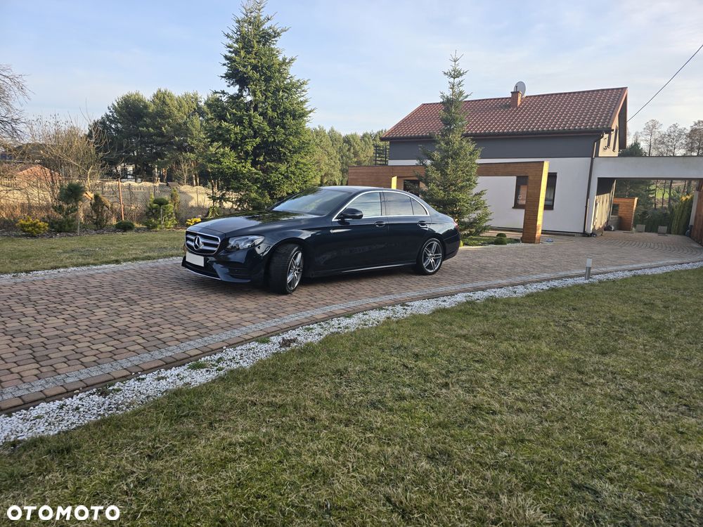Mercedes-Benz Klasa E 220 d 4-Matic 9G-TRONIC - 21