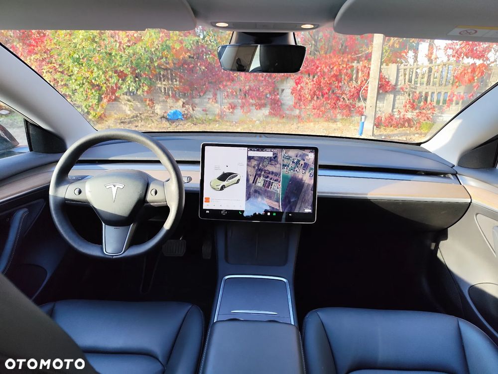 Tesla Model 3 - 5