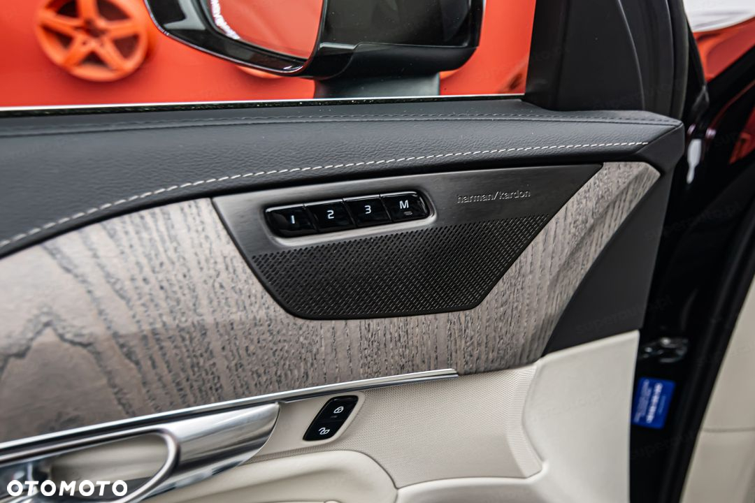 Volvo XC 90 - 9