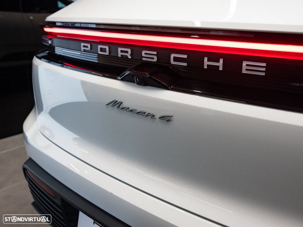 Porsche Macan Electric 4 - 19