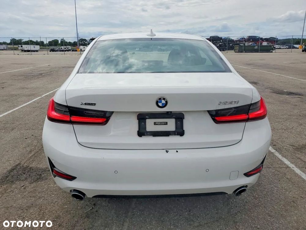 BMW Seria 3 330i xDrive Sport Line - 6