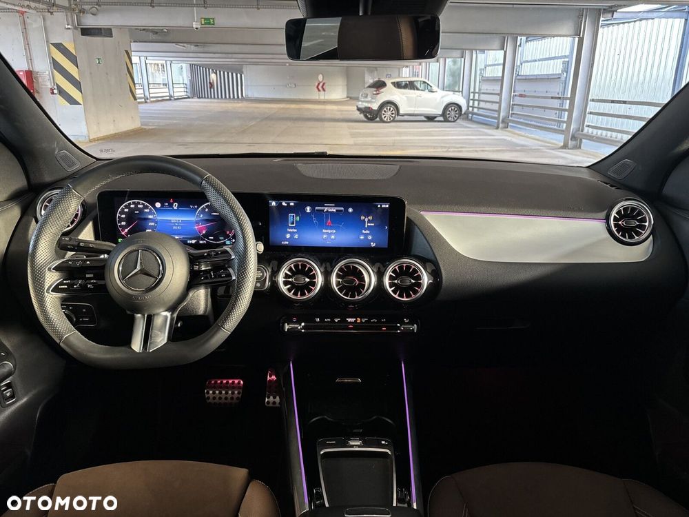 Mercedes-Benz GLA - 14