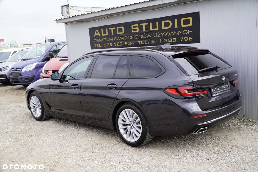 BMW Seria 5 520d Luxury Line sport - 4