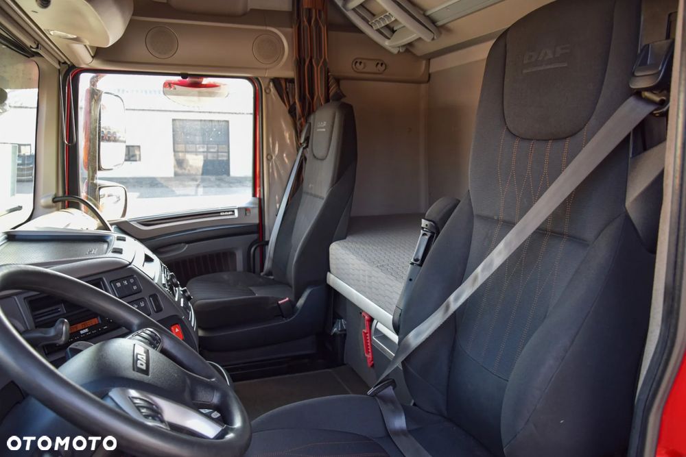 DAF XF530 / SUPER SPACE CAB / HYDRAULIKA / RETARDER / KLIMATYZACJA POSTOJOWA / ACC / NAWIGACJA / KLIMA / LEDY / FULL SPILERY / FULL OPCJA / WERSJA PREMIUM / SERWISOWANY / SPROWADZONY - 39