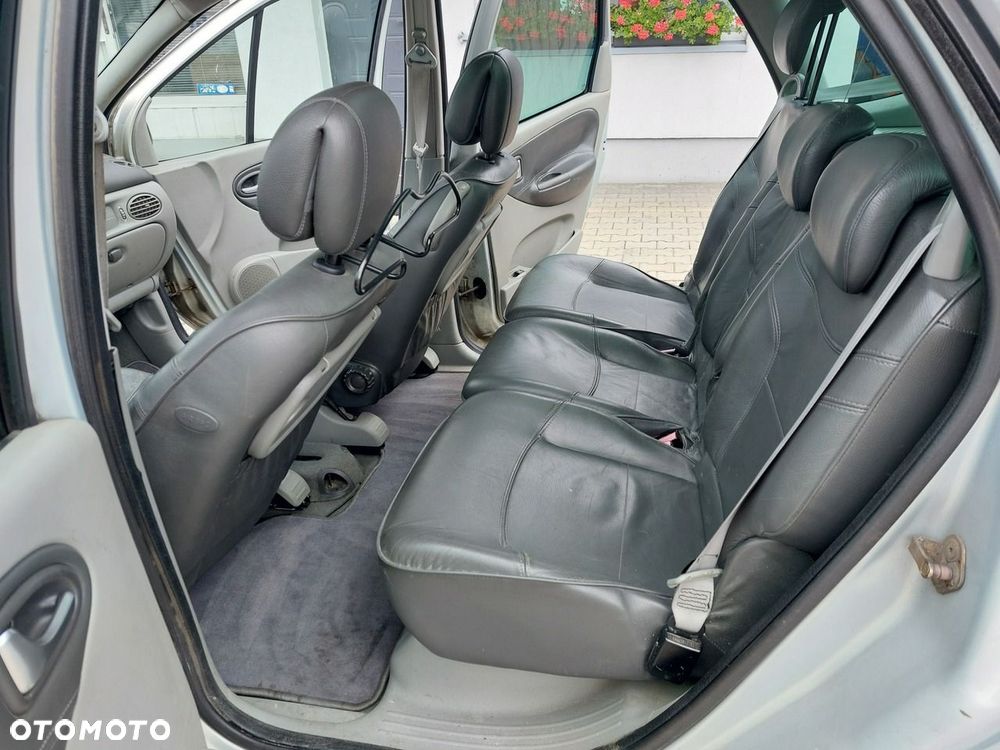 Renault Scenic - 11
