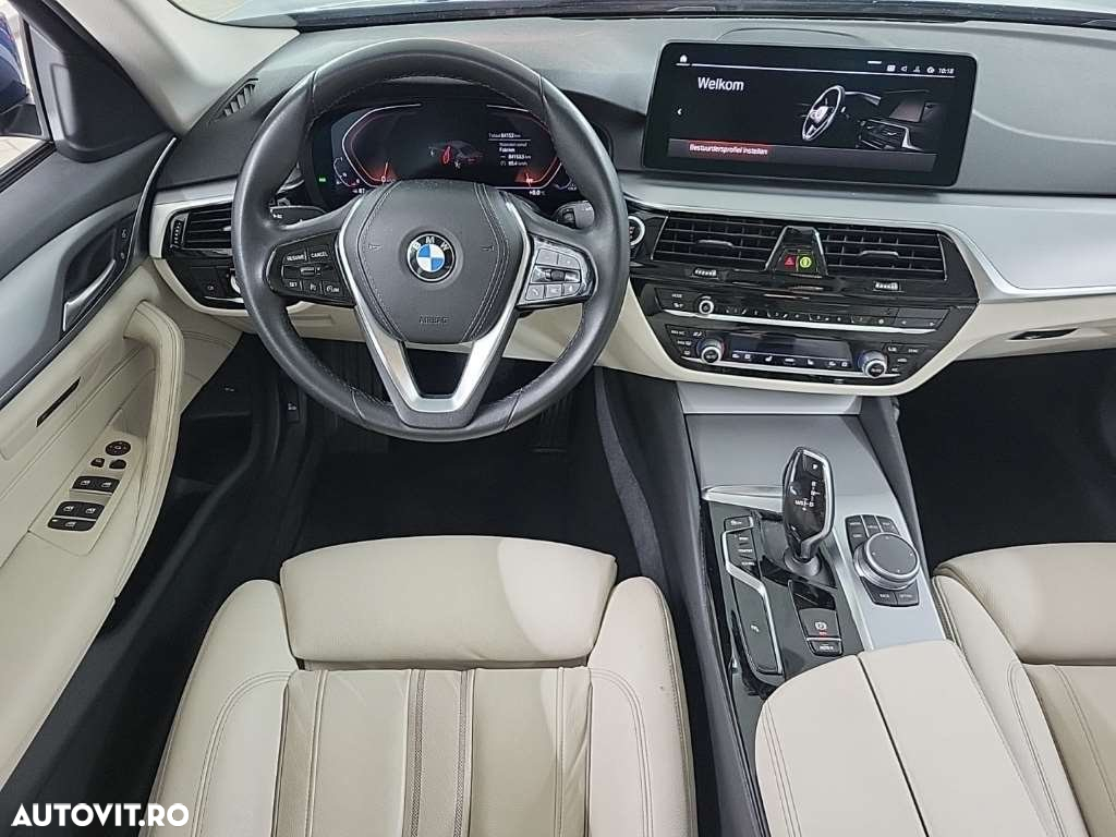 BMW Seria 5 520i AT MHEV - 13
