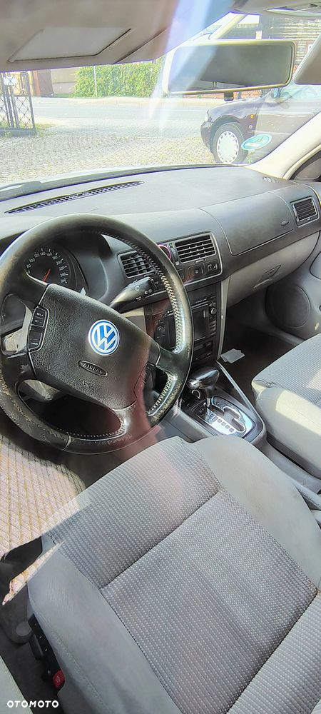 Volkswagen Golf - 5