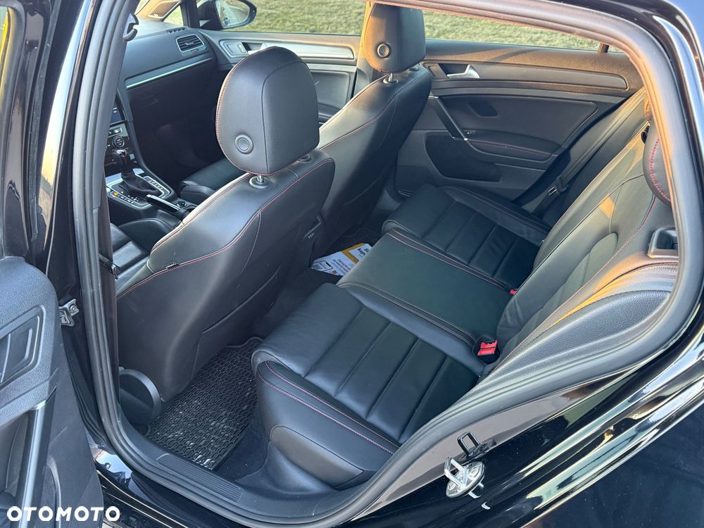 Volkswagen Golf 2.0 TSI OPF DSG GTI - 27