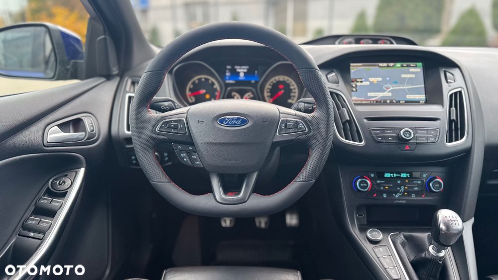 Ford Focus 2.0 EcoBoost ST mit Leder-Exclusiv-Paket - 34