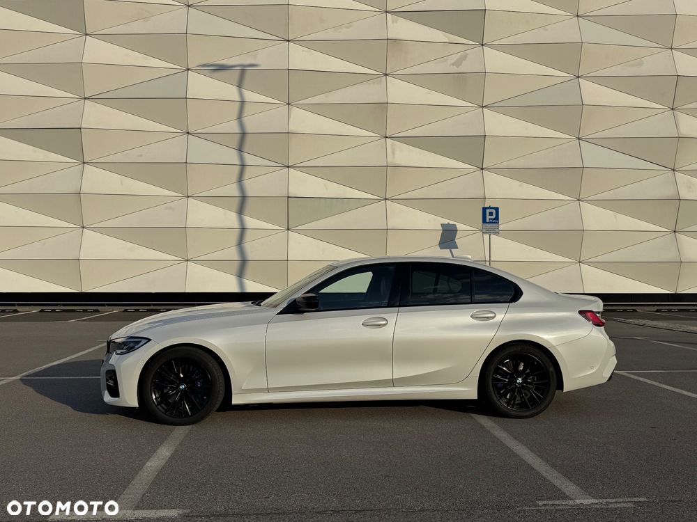 BMW 320I 2019 photo 2