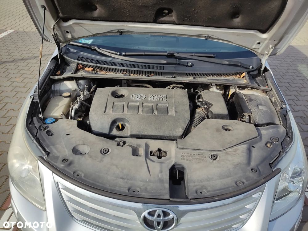 Toyota Avensis 1.6 Luna - 13