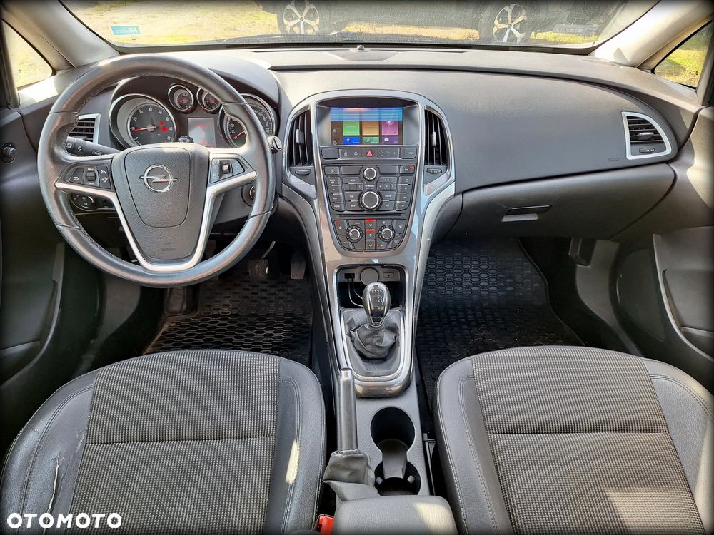 Opel Astra 1.4 T Cosmo - 14