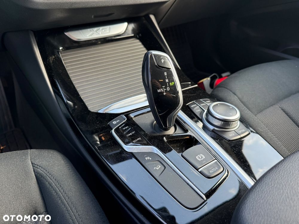 BMW X3 xDrive20i Advantage - 22
