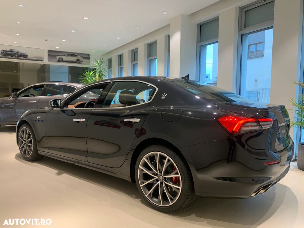 Maserati Ghibli - 4