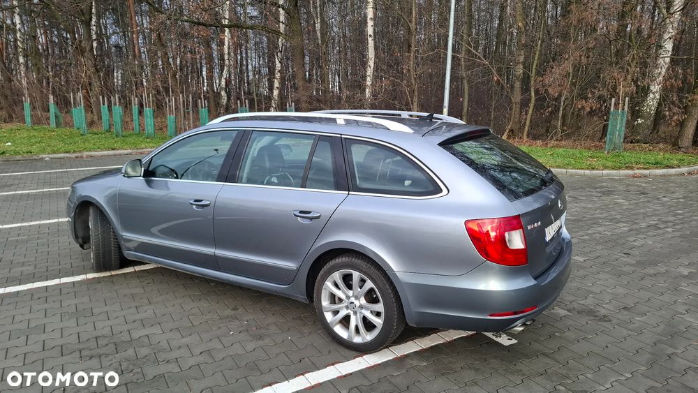 Skoda Superb 2.0 TDI 4x4 Elegance - 4
