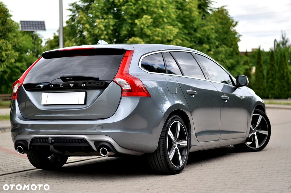 Volvo V60 D4 Geartronic R-Design - 9