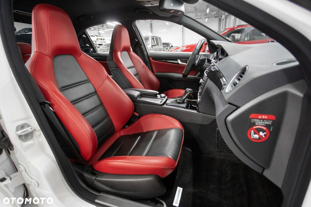 Mercedes-Benz Klasa C 63 AMG 7G-TRONIC Performance Plus SPORT EDITION - 28